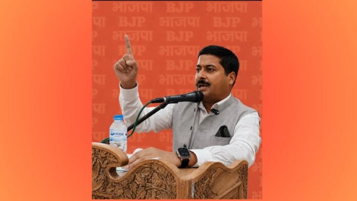 India's 7.7_ GDP growth shatters Rahul Gandhi's 'Dead Economy' propaganda; Congress must apologise to the Nation Gaurav