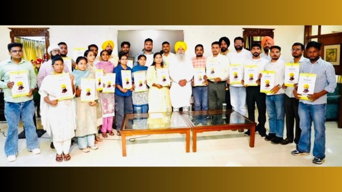 GURMEET SINGH KHUDIAN HANDS OVER JOB LETTERS TO 23 RECRUITS IN DAIRY DEVELOPMENT DEPT.